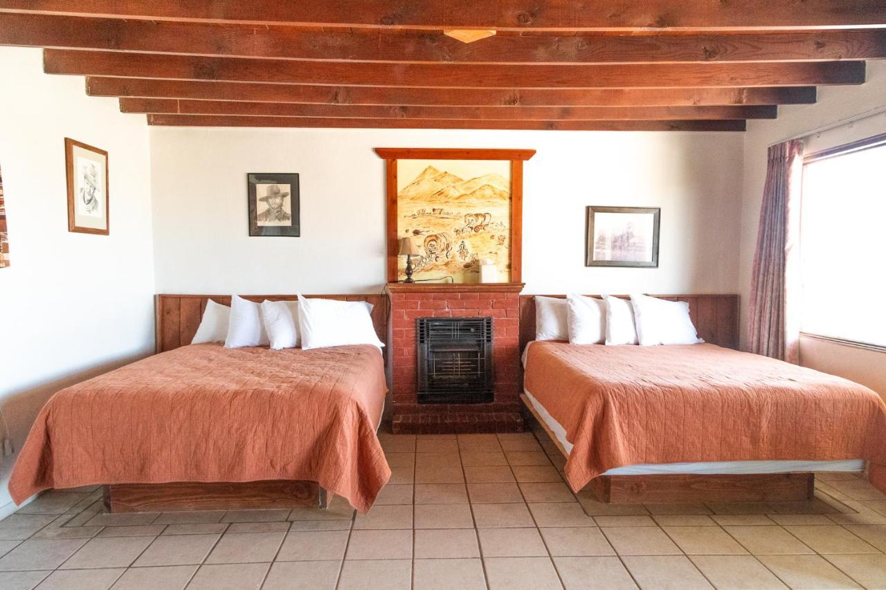Sagebrush Inn Tombstone Quarto foto