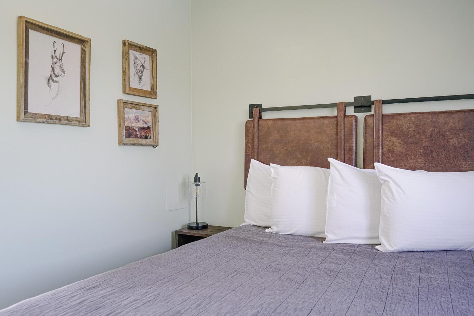 Sagebrush Inn Tombstone Quarto foto A bedroom at the hotel