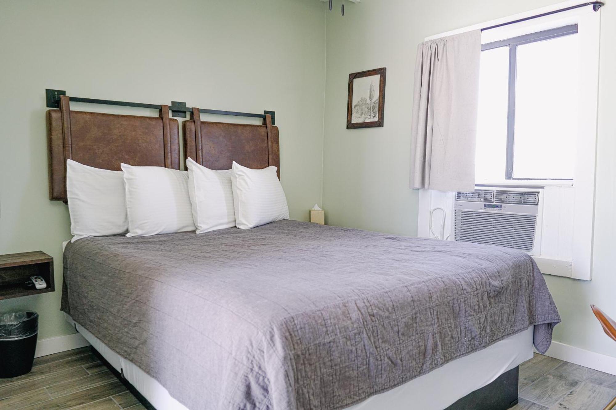 Sagebrush Inn Tombstone Quarto foto A room at the hotel